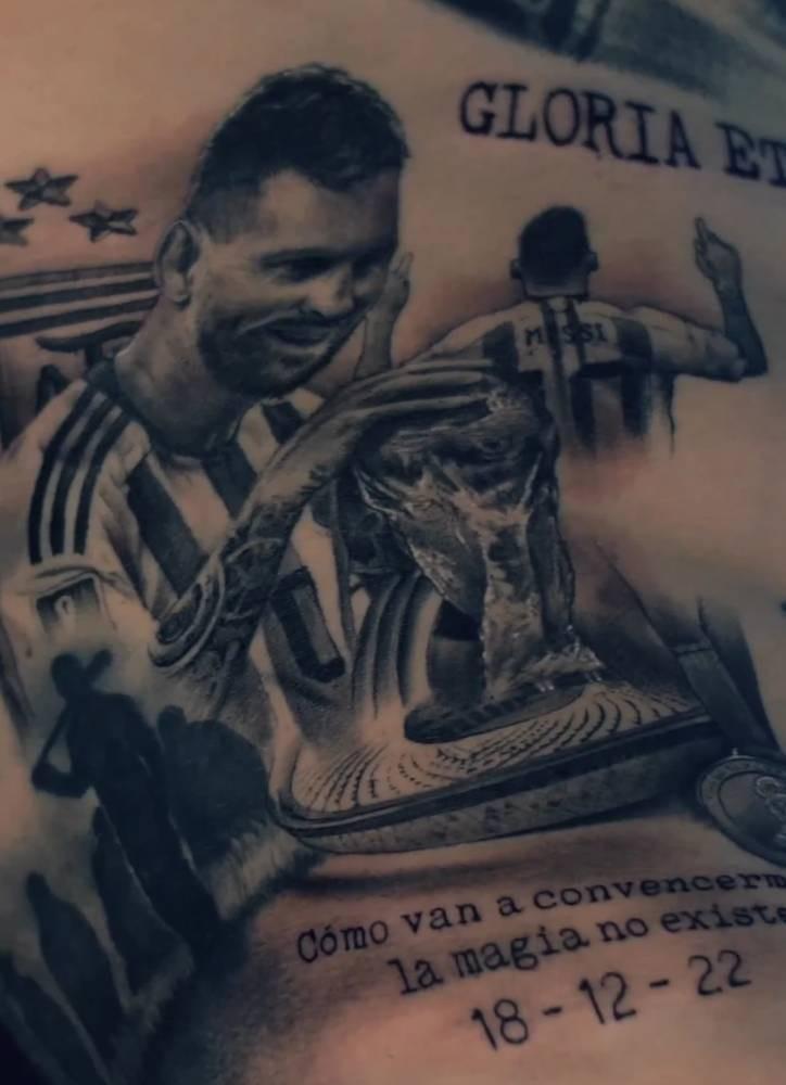 维尼修斯疑似挑衅奥塔门迪，后者掀开衣服展示世界杯冠军文身